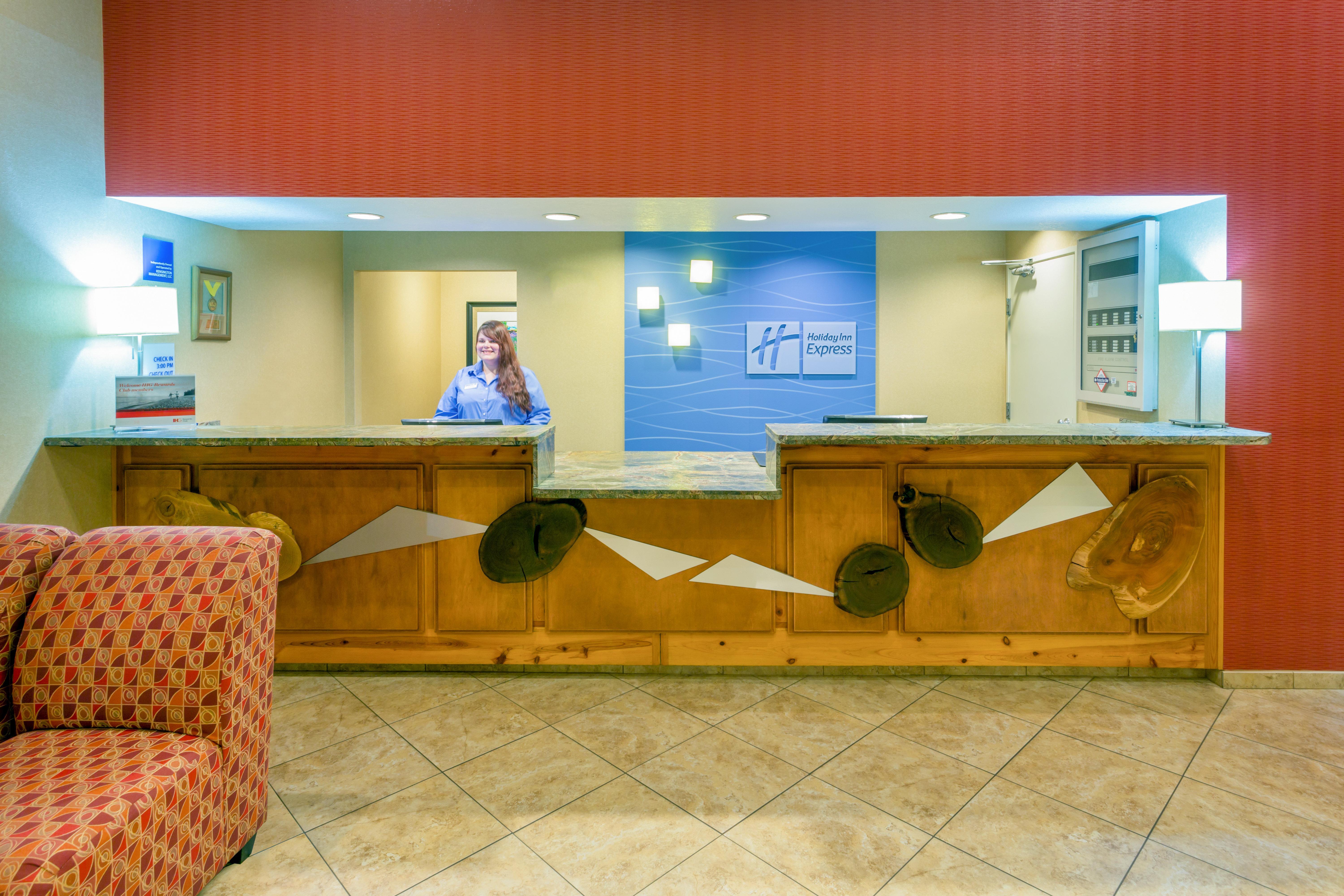 Holiday Inn Express Roseburg By Ihg Exterior photo